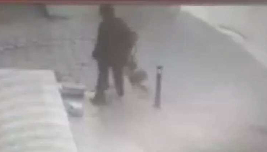 Sultanbeyli’de çaldıkları bebek arabasını satmaya çalışırken sahibine yakalandılar