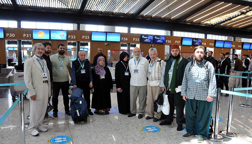 İki yıl aradan sonra ilk umre grubu yola çıktı