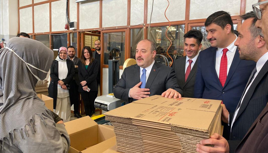 Tesisleri gezdi talepleri dinledi