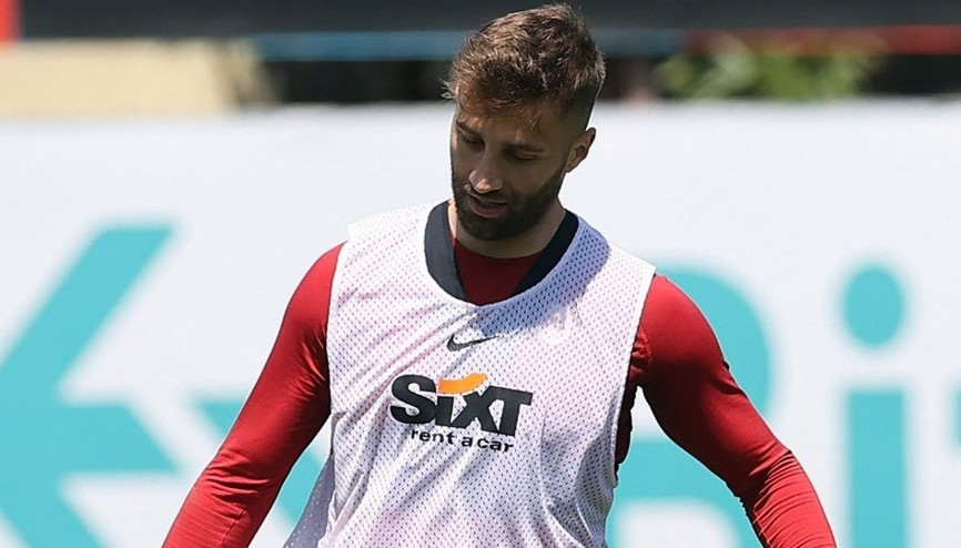 Galatasarayda Alpaslan Öztürk antrenmanı yarım bıraktı