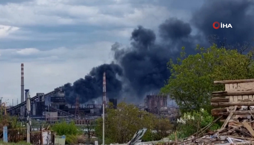 Rus ordusu Azovstal fabrikasını vurmaya devam ediyor