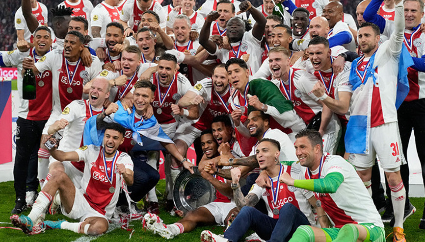 Hollanda Eredivisiede şampiyon Ajax Üst üste 3. kez...