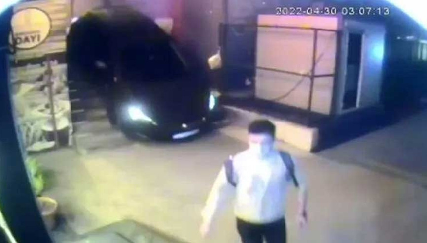 Küçükçekmece’de inanılmaz görüntü: Otomobille merdivenden indi