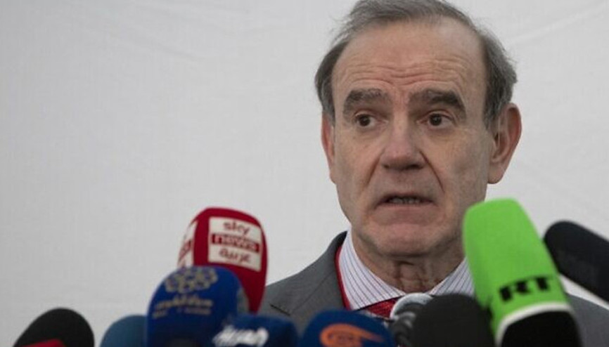 ABnin üst düzey diplomatları Frankfurt Havalimanında alıkonuldu ABnin üst düzey diplomatları Frankfurt Havalimanında alıkonuldu