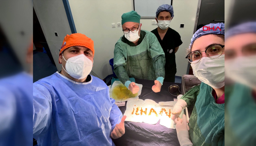 Safra kesesinden 1250 taş çıktı, doktor ismini yazdı Safra kesesinden 1250 taş çıktı, doktor ismini yazdı