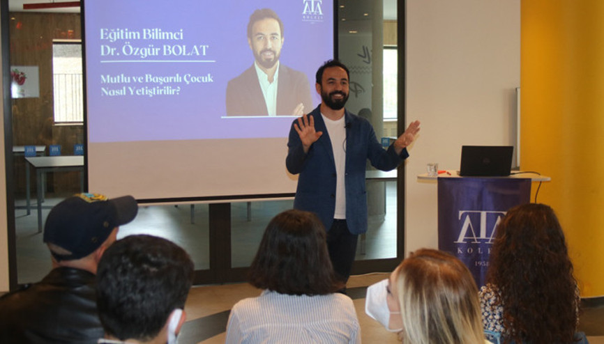 Dr. Özgür Bolat, Ata Koleji velilerine eğitim verdi