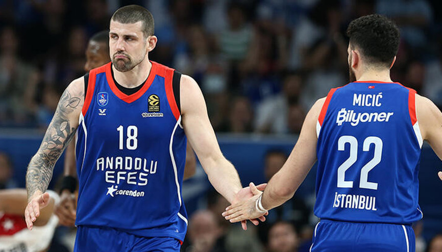 Anadolu Efes, EuroLeague’de final için sahaya çıkıyor