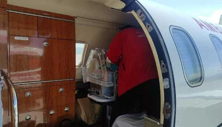 2 günlük bebek, ambulans uçakla Karstan İstanbula götürüldü