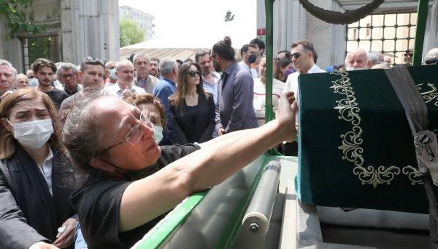 Spiker Özlem Sarıkaya Yurta veda