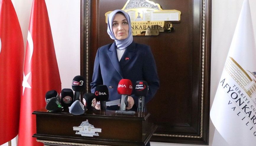 Afyonkarahisarın ilk kadın Valisi Yiğitbaşı görevine başladı