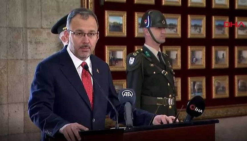 Bakan Kasapoğlu ve beraberindeki heyet Anıtkabirde