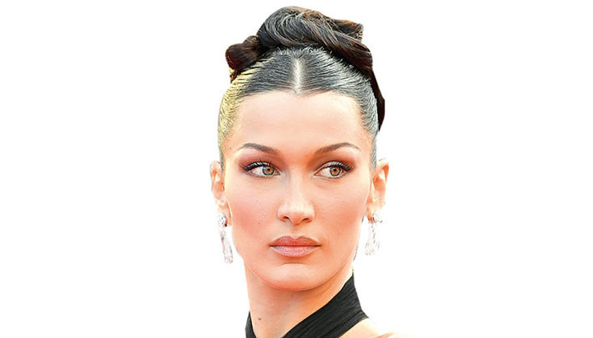 Bella Hadid vücudunu taratıp NFT yaptı