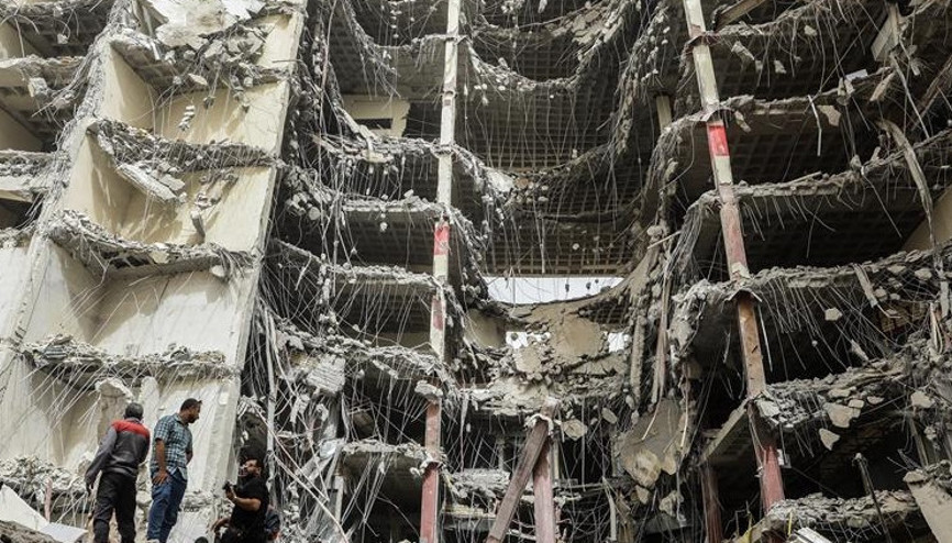 İranda çöken binada bilanço ağırlaşıyor: Ölü sayısı 18e yükseldi