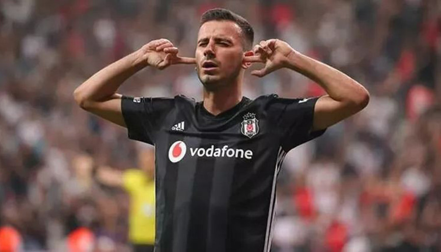 Beşiktaştan ayrılan Oğuzhan Özyakupun önünde 2 yol var