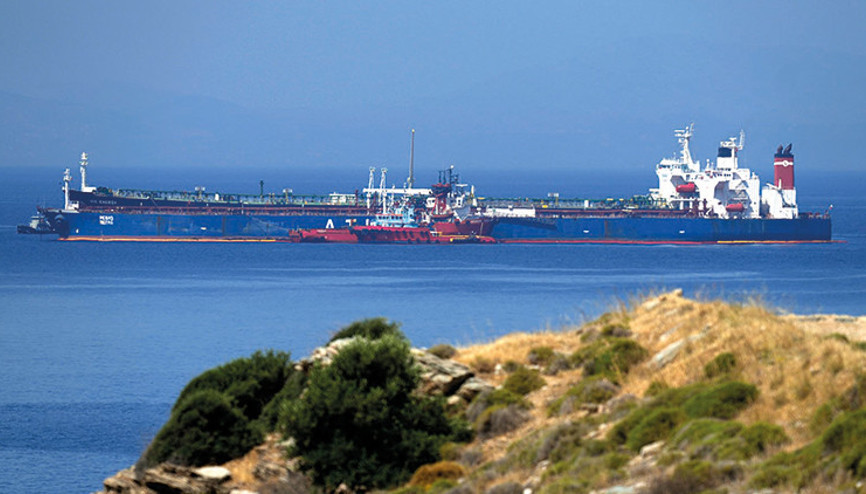 Tahran-Atina hattında tanker krizi: Birbirlerini haydutlukla suçladılar