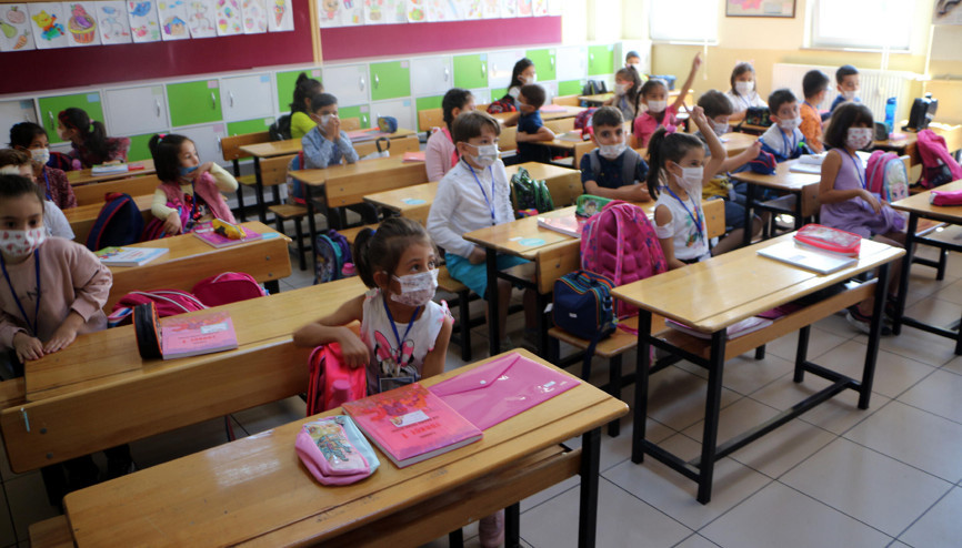 Okullar ne zaman kapanıyor 2022 Karneler ne zaman verilecek MEBden yaz tatili açıklaması