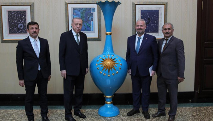 Cumhurbaşkanı Erdoğan, yabancı liderlere hediye etmek için 50 adet vazo siparişi verdi