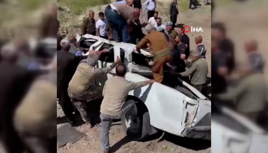 Kontrolden çıkan araç şarampole yuvarlandı: 3 ölü, 2 yaralı Kontrolden çıkan araç şarampole yuvarlandı: 3 ölü, 2 yaralı