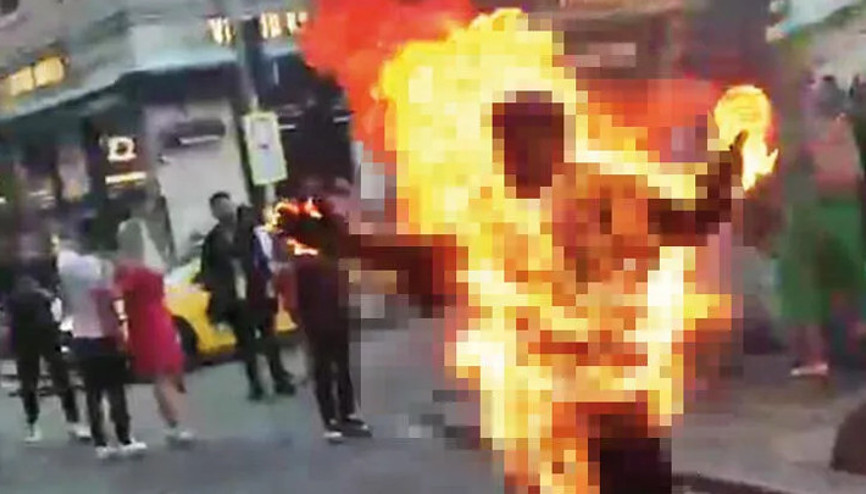 Galatada kendini yakan genç hayatını kaybetti