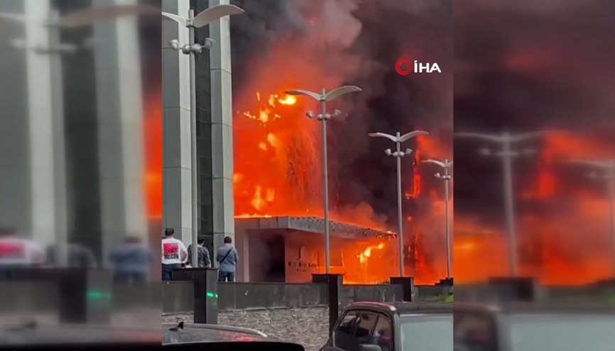 Rusyada iş merkezinde yangın