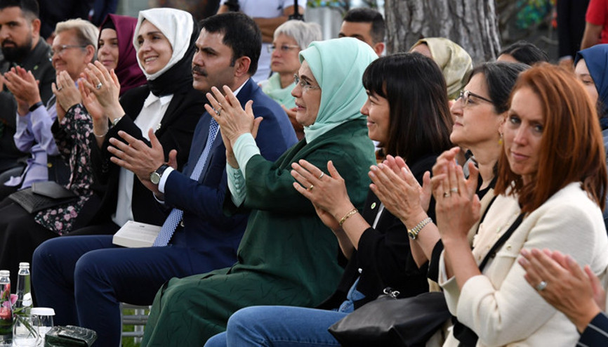 Emine Erdoğan, Dünya Ortak Evimiz yazarlarının çevre önerilerini dinledi