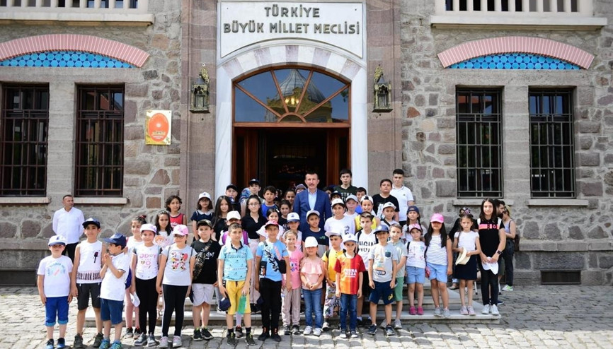 ‘Kale’nin Altın  Çocukları’ sahnede