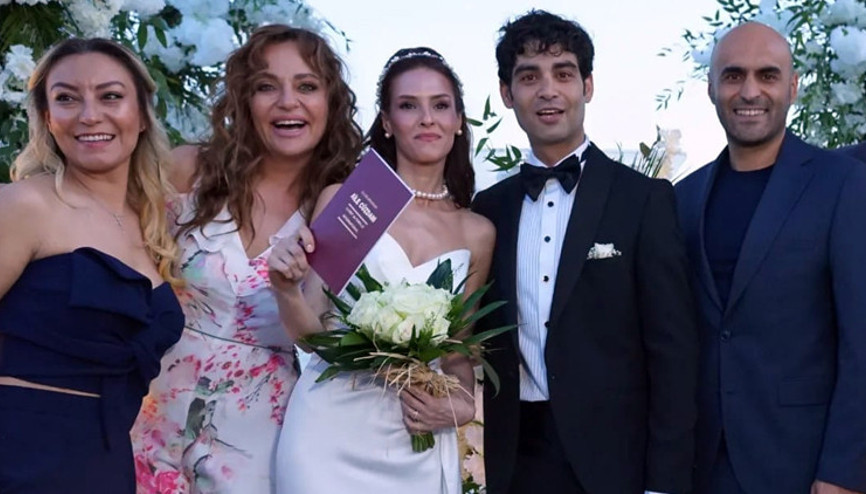 Oyuncu Özgün Aydın ve Dilan Saltık evlendi