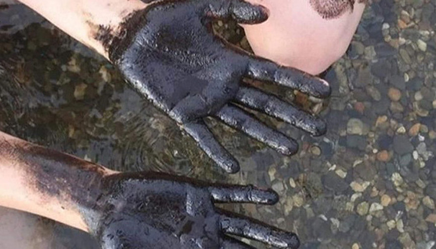 Antalya sahillerinde kirlilik alarmı Gece katılaşıyor, gündüz sıvıya dönüyor