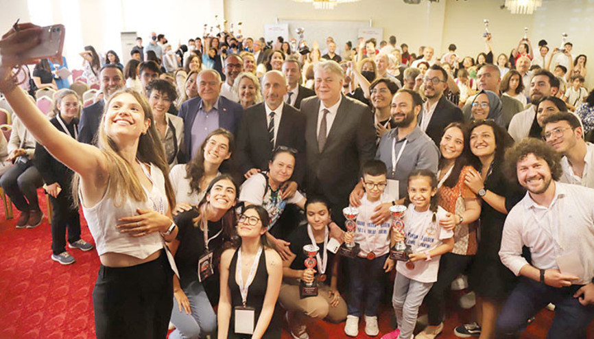 Zekâ Oyunları Şampiyonları ödül aldı