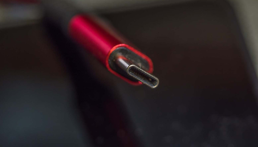 Şarj aletlerine standart geliyor