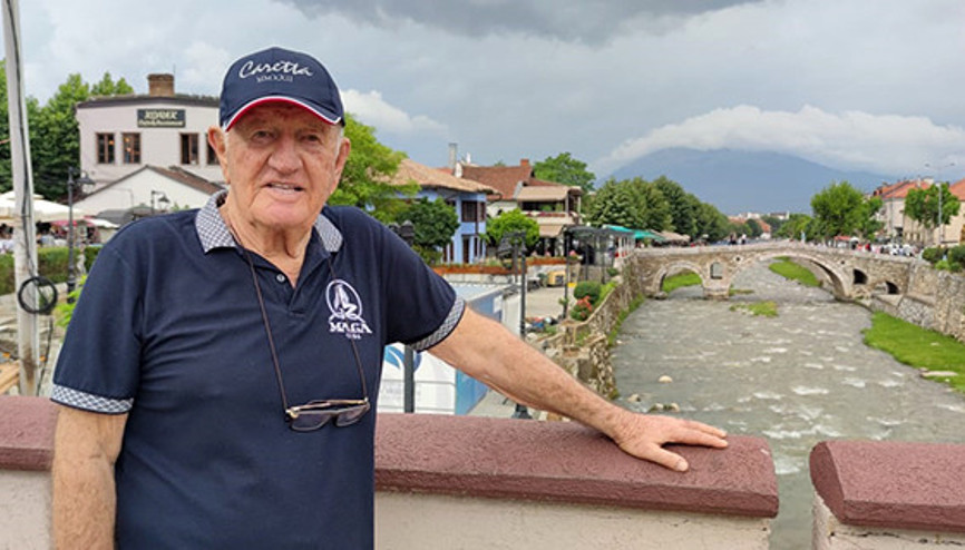 Ali Şen, doğup büyüdüğü memleketi Prizren’de