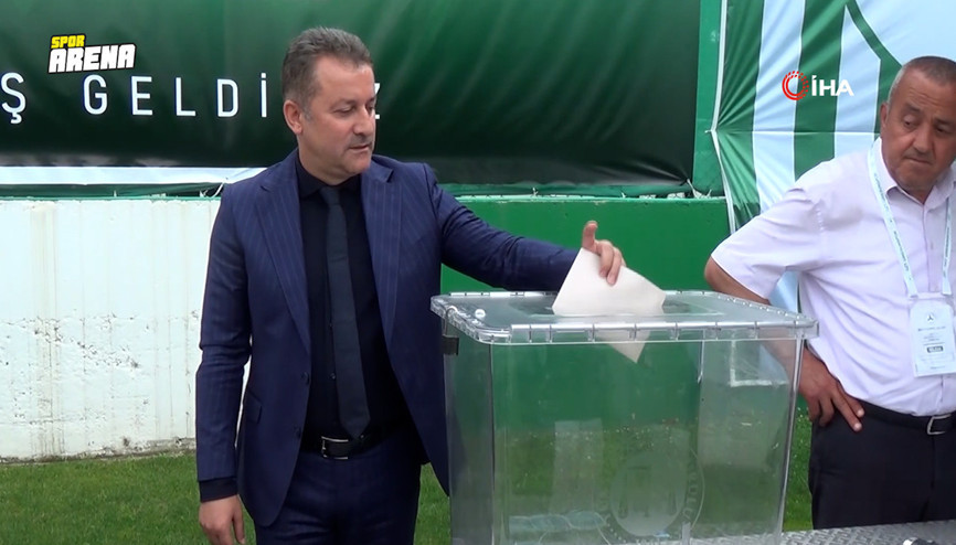 Giresunsporda Hakan Karaahmet yeniden başkan seçildi Giresunsporda Hakan Karaahmet yeniden başkan seçildi