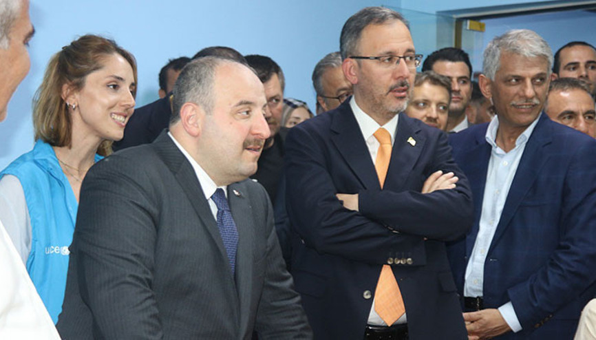 Bakanlar Varank ve Kasapoğlu Yenişehirde öğrencilerin çalışmalarını inceledi