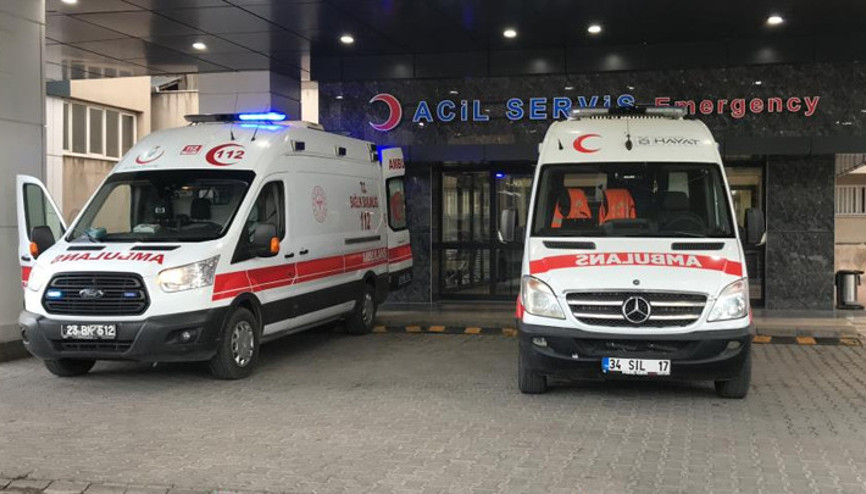 Mezarlığa çiçek ekme tartışması silahlı kavgaya dönüştü Kuzenler birbirini vurdu Mezarlığa çiçek ekme tartışması silahlı kavgaya dönüştü Kuzenler birbirini vurdu