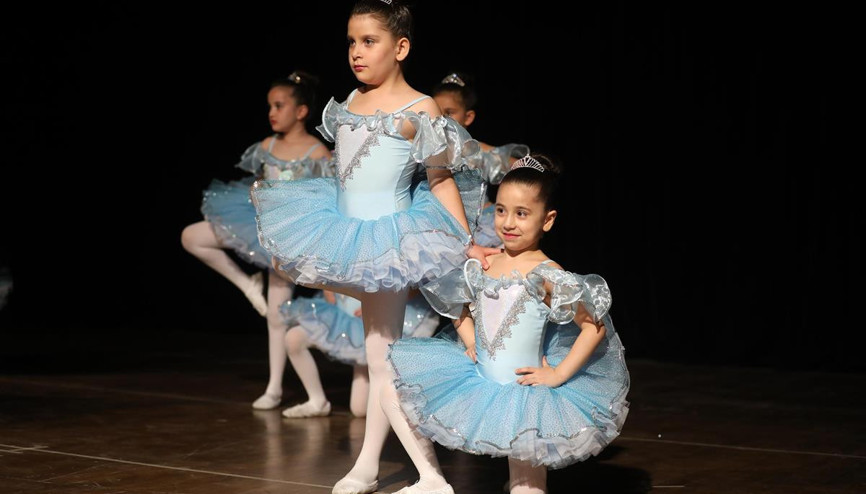 Profesyonellere taş çıkarttılar