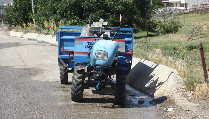 Adıyamanda patpat devrildi: 3 yaşındaki çocuk hayatını kaybetti, 6 yaralı