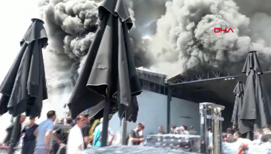 Diyarbakır’da kozmetik fabrikasında yangın