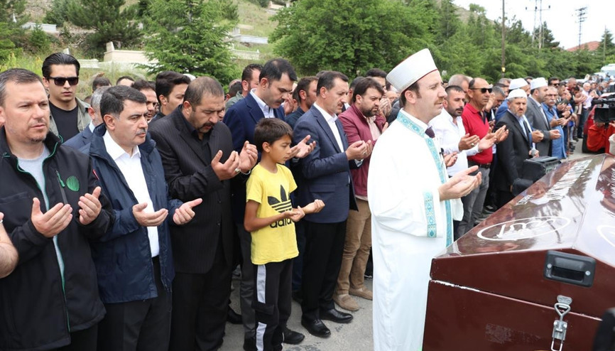 Son yolculuğuna uğurlandı