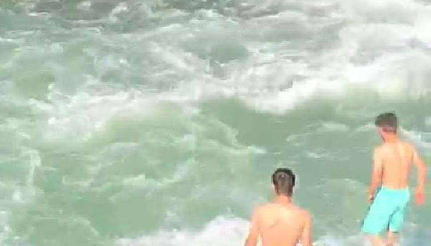 Fırtına Deresine atlayan gençlerden biri boğuldu, biri son anda kurtuldu