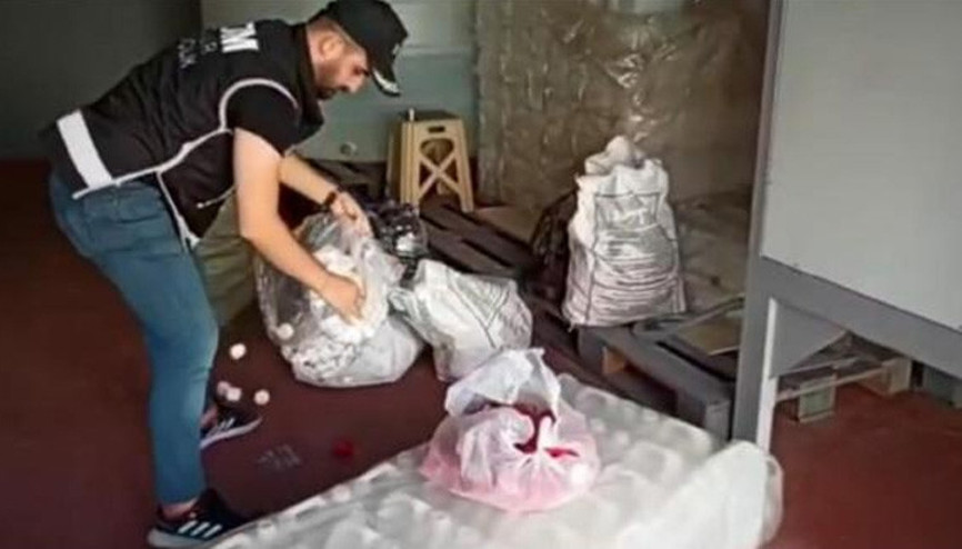İzmirde sahte etil alkol operasyonu: 30 ton ele geçirildi