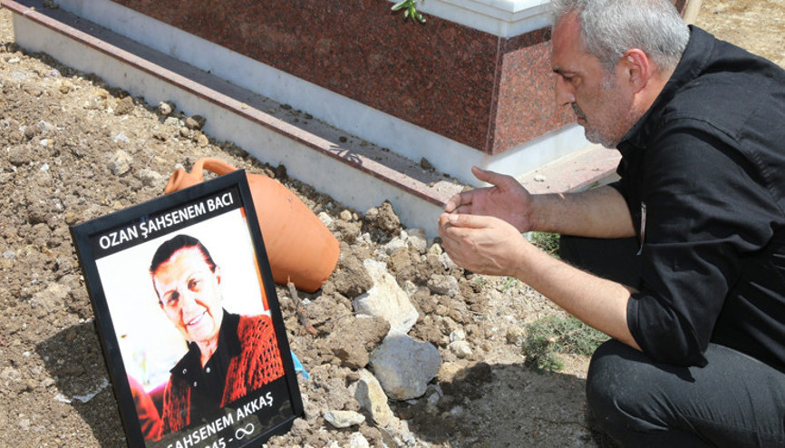 Yavuz Bingölün annesi halk ozanı Şahsenem Akkaş toprağa verildi
