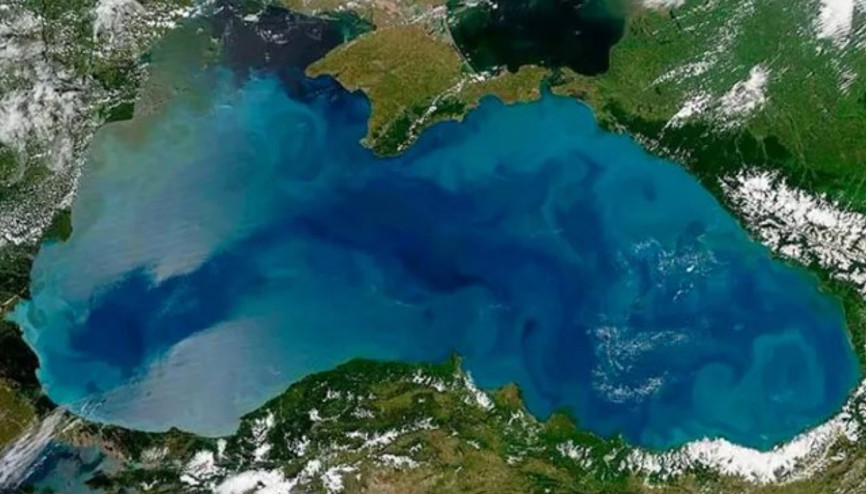 Karadenizin turkuaza bürünen rengi uzaydan görülüyor