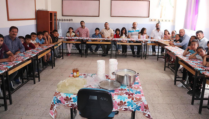 Yurtta karne sevinci