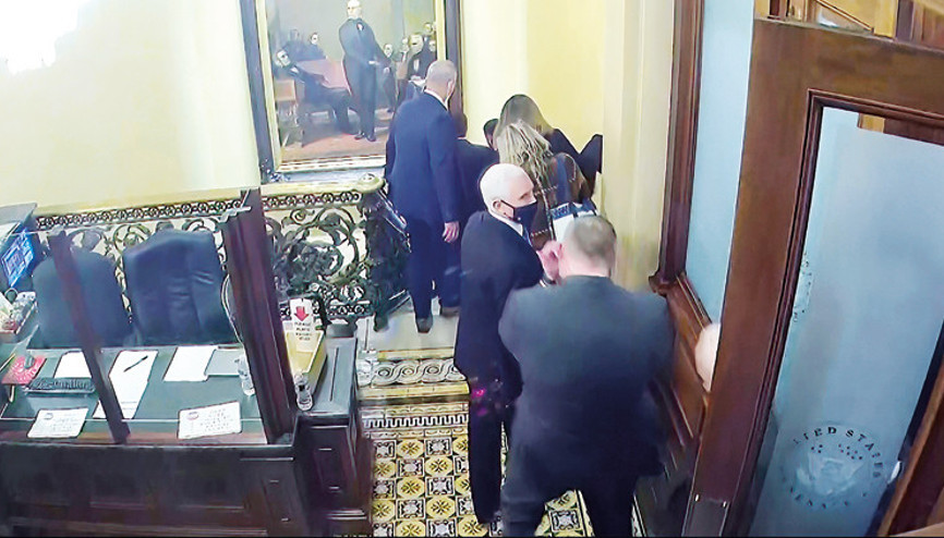 ‘Mıke Pence’i asın’ diyerek Kongre’yi basmışlar ‘Mıke Pence’i asın’ diyerek Kongre’yi basmışlar