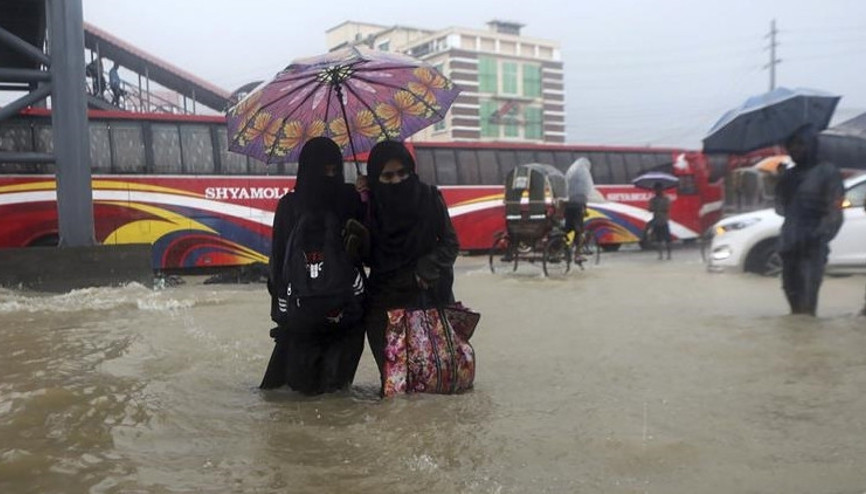 Hindistan ve Bangladeş’i muson yağmurları vurdu: 34 ölü