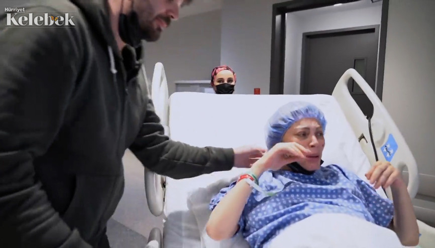 Ağlayarak doğuma girdi