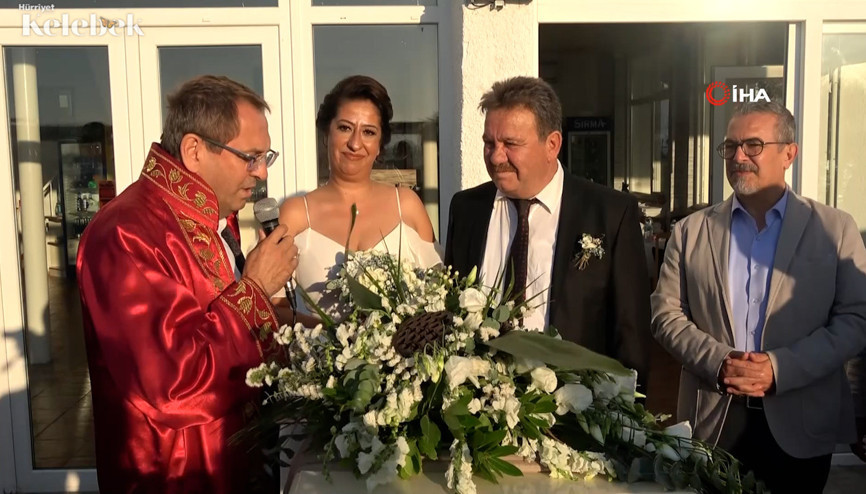 Serhat Özcan 5 yıldır birlikte olduğu avukat Deniz İpek ile evlendi.