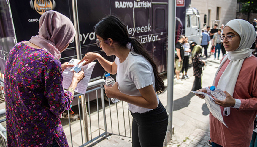 Üniversite adaylarının eğitim bilgileri güncelleniyor