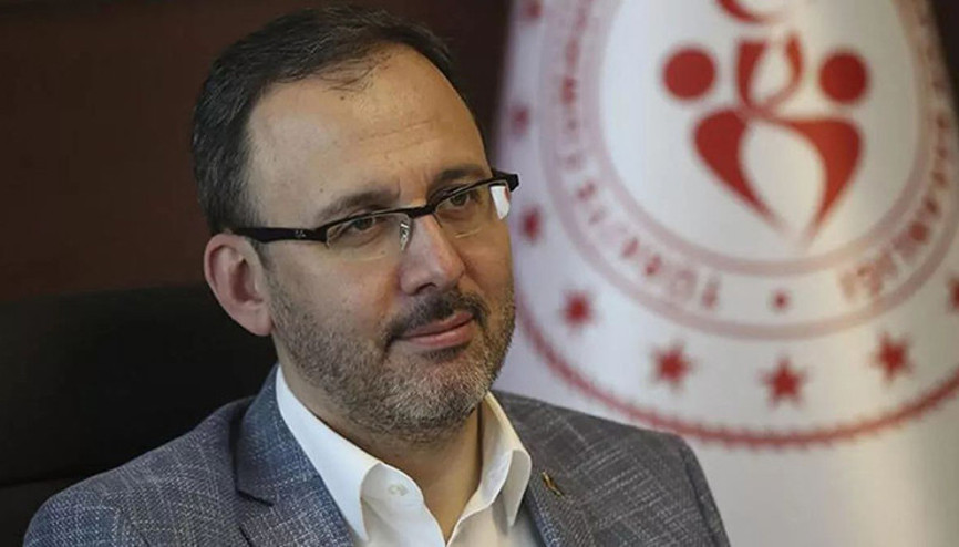 Bakan Kasapoğlu, Gazi Koşusu’nu kazanan Özcan Yıldırım’ı tebrik etti