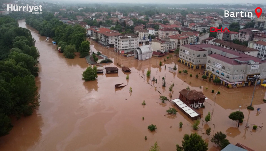 Bartın Irmağı yükseldi: 135 ev ve iş yerini su bastı